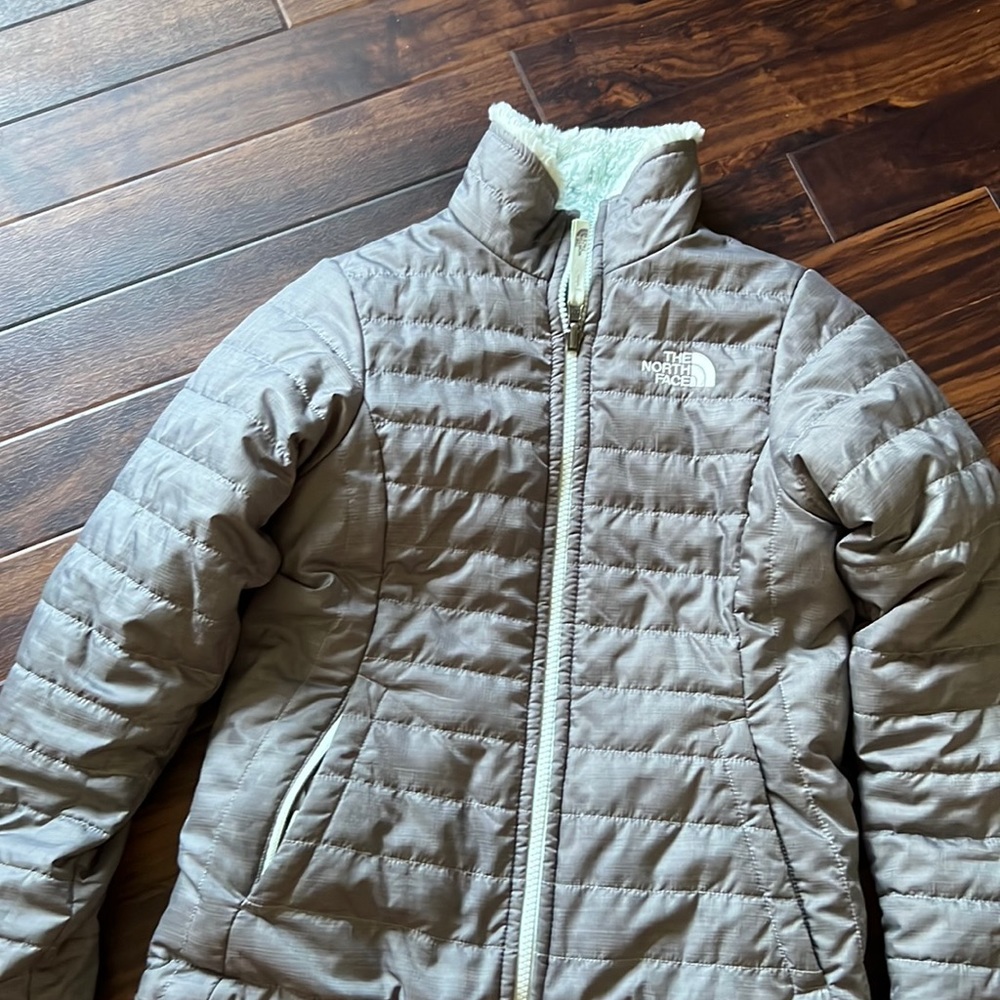 The North Face girls REVERSIBLE coat jacket size Med 10/12 gray and mint